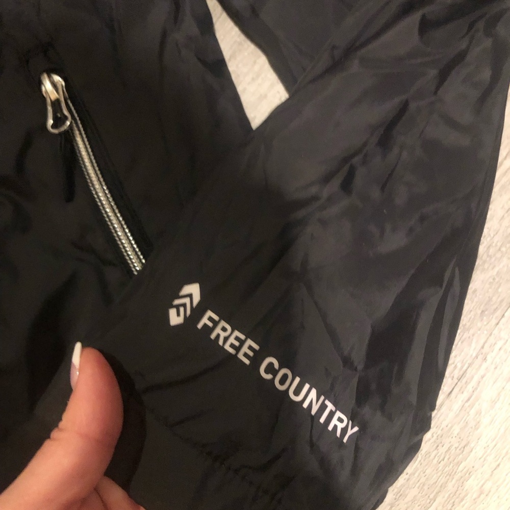 NWOT Free Country Black Hooded Puffer Jacket with fur Lining S - Picture 2 of 6